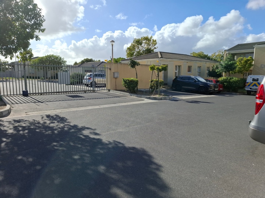 1 Bedroom Property for Sale in Silversands Western Cape
